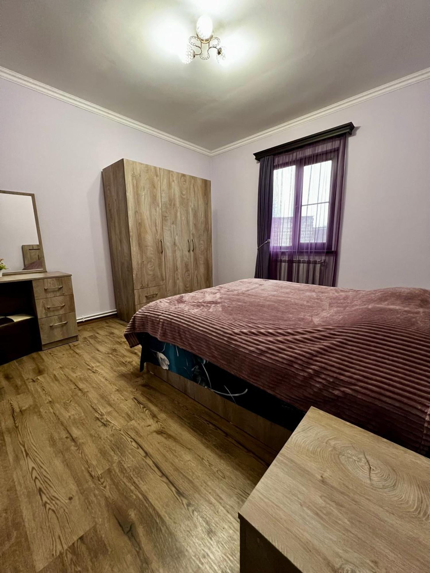 New , Comfortable 3 Bedroom House Erywań Zewnętrze zdjęcie