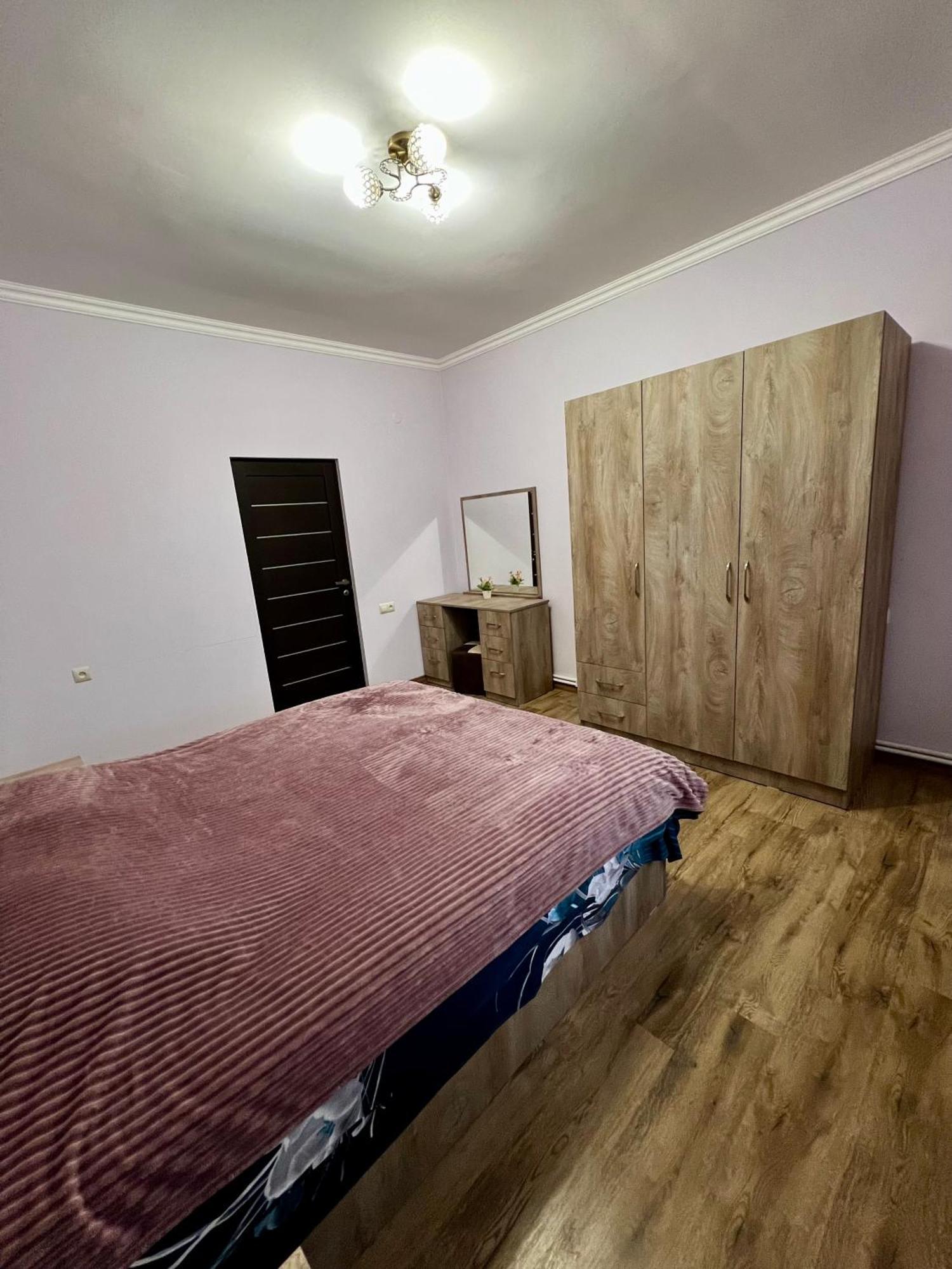 New , Comfortable 3 Bedroom House Erywań Zewnętrze zdjęcie