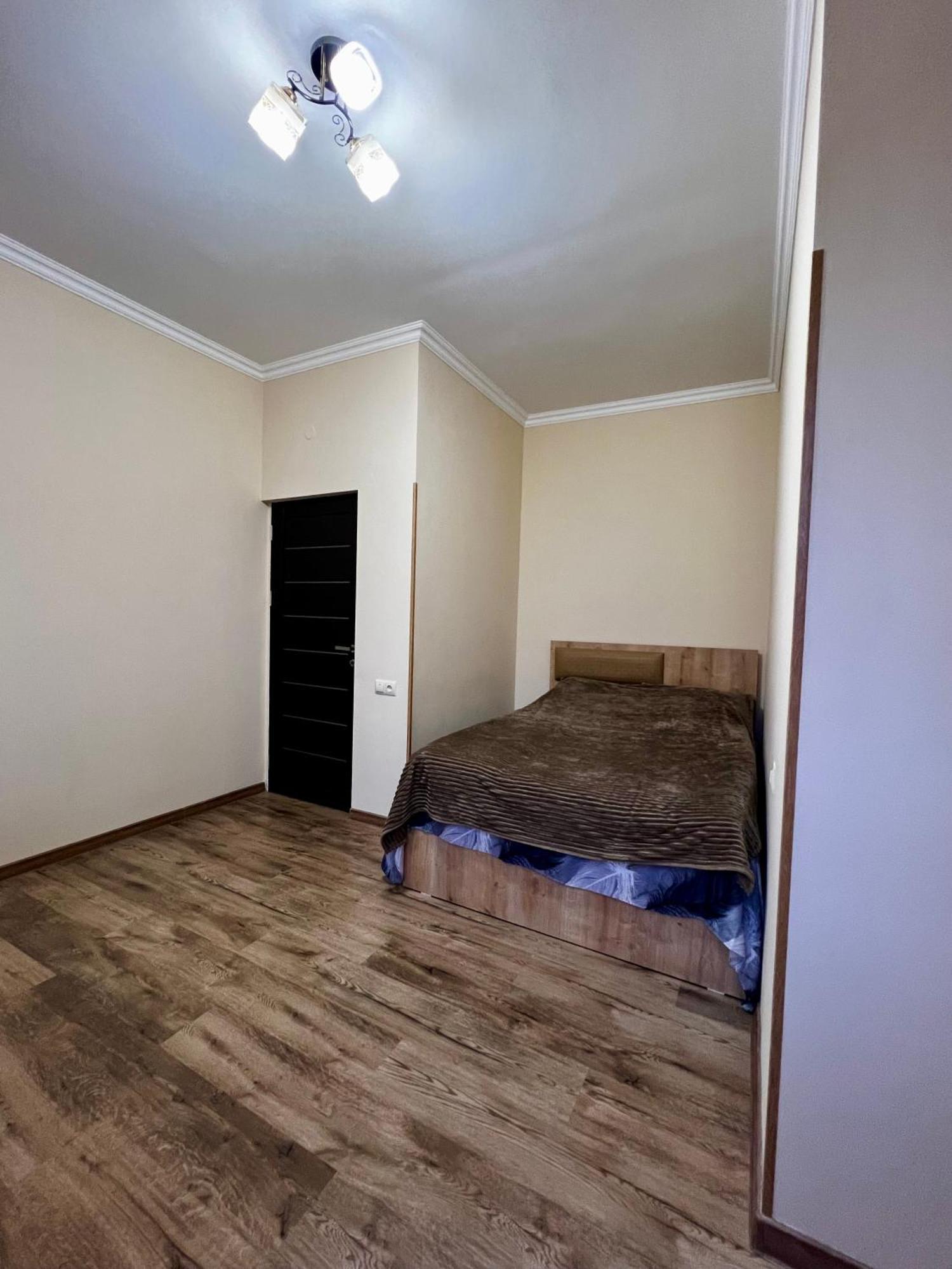 New , Comfortable 3 Bedroom House Erywań Zewnętrze zdjęcie