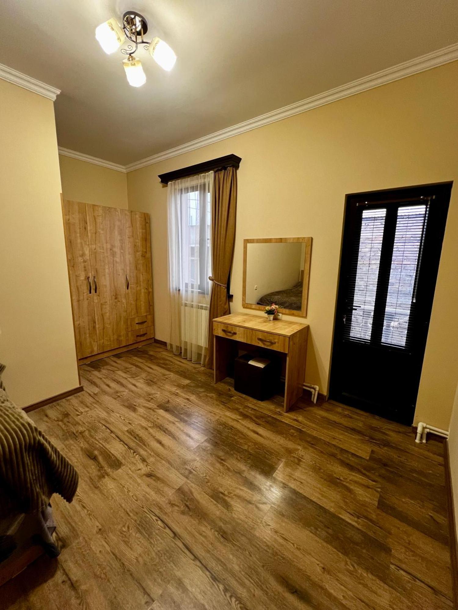 New , Comfortable 3 Bedroom House Erywań Zewnętrze zdjęcie